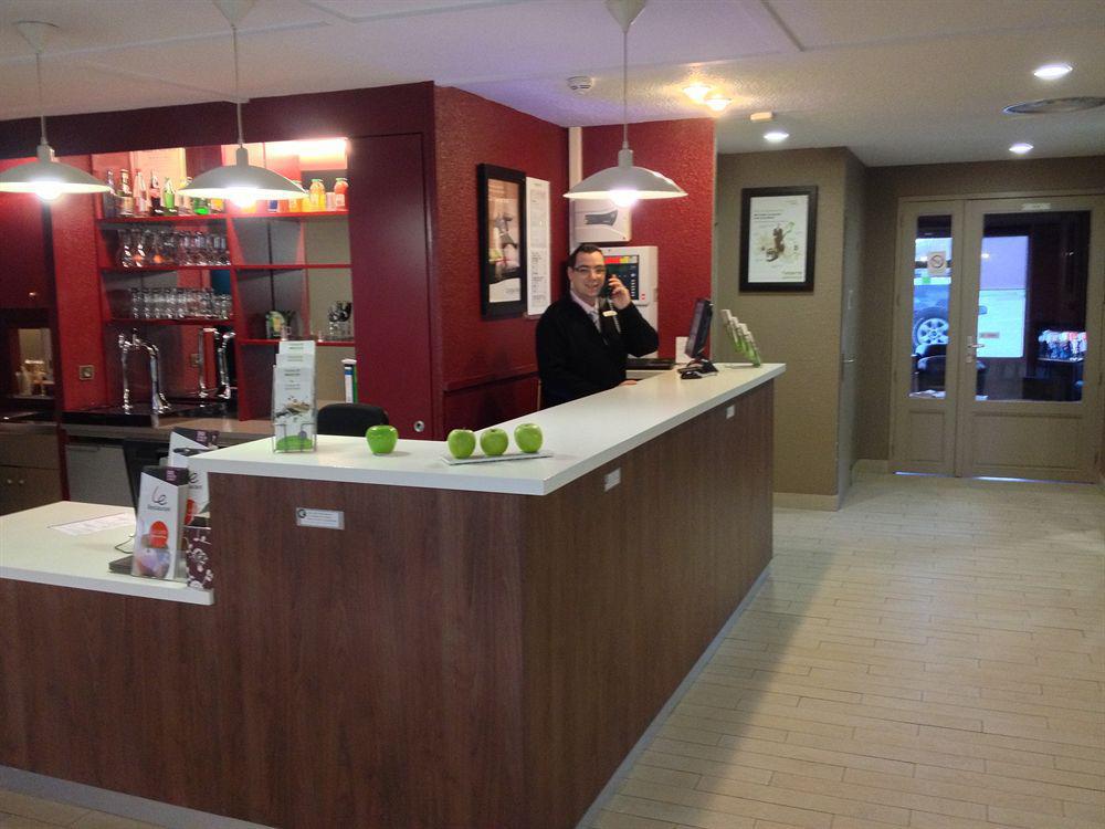 坎姆盘奈奥彻酒店 欧什 外观 照片